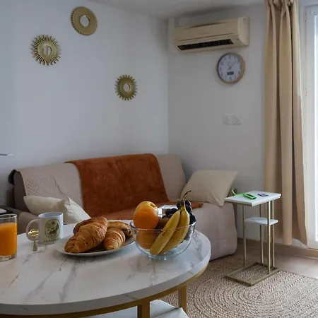 Appartement La Demeure Du Soleil T2 Cosy, Clim,wifi, Castillet 15 Min, Parking Facile