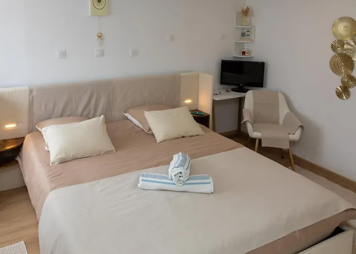 La Demeure Du Soleil T2 Cosy, Clim,wifi, Castillet 15 Min, Parking Facile شقة