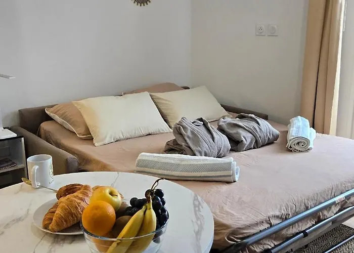 La Demeure Du Soleil T2 Cosy, Clim,wifi, Castillet 15 Min, Parking Facile شقة بيربينيو