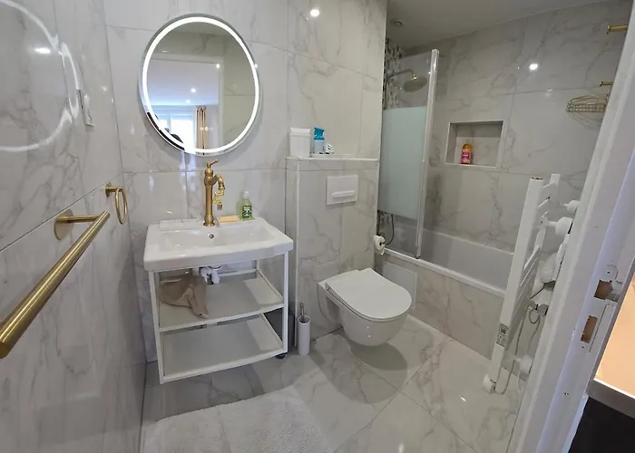 La Demeure Du Soleil T2 Cosy, Clim,wifi, Castillet 15 Min, Parking Facile شقة