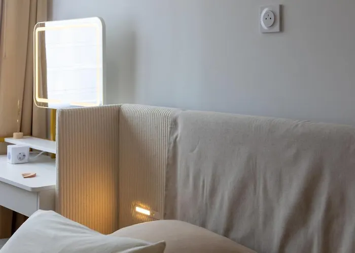 La Demeure Du Soleil T2 Cosy, Clim,wifi, Castillet 15 Min, Parking Facile شقة