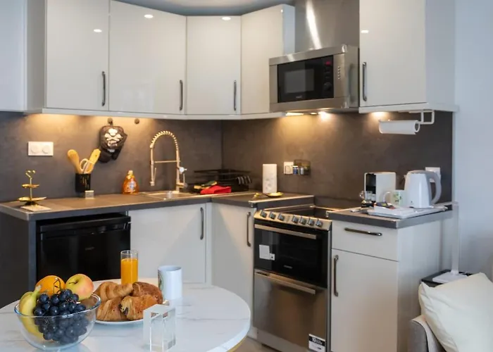 La Demeure Du Soleil T2 Cosy, Clim,wifi, Castillet 15 Min, Parking Facile بيربينيو